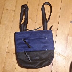 Sherpani Two-Tone Blue and Black Women's Crossbog Bag